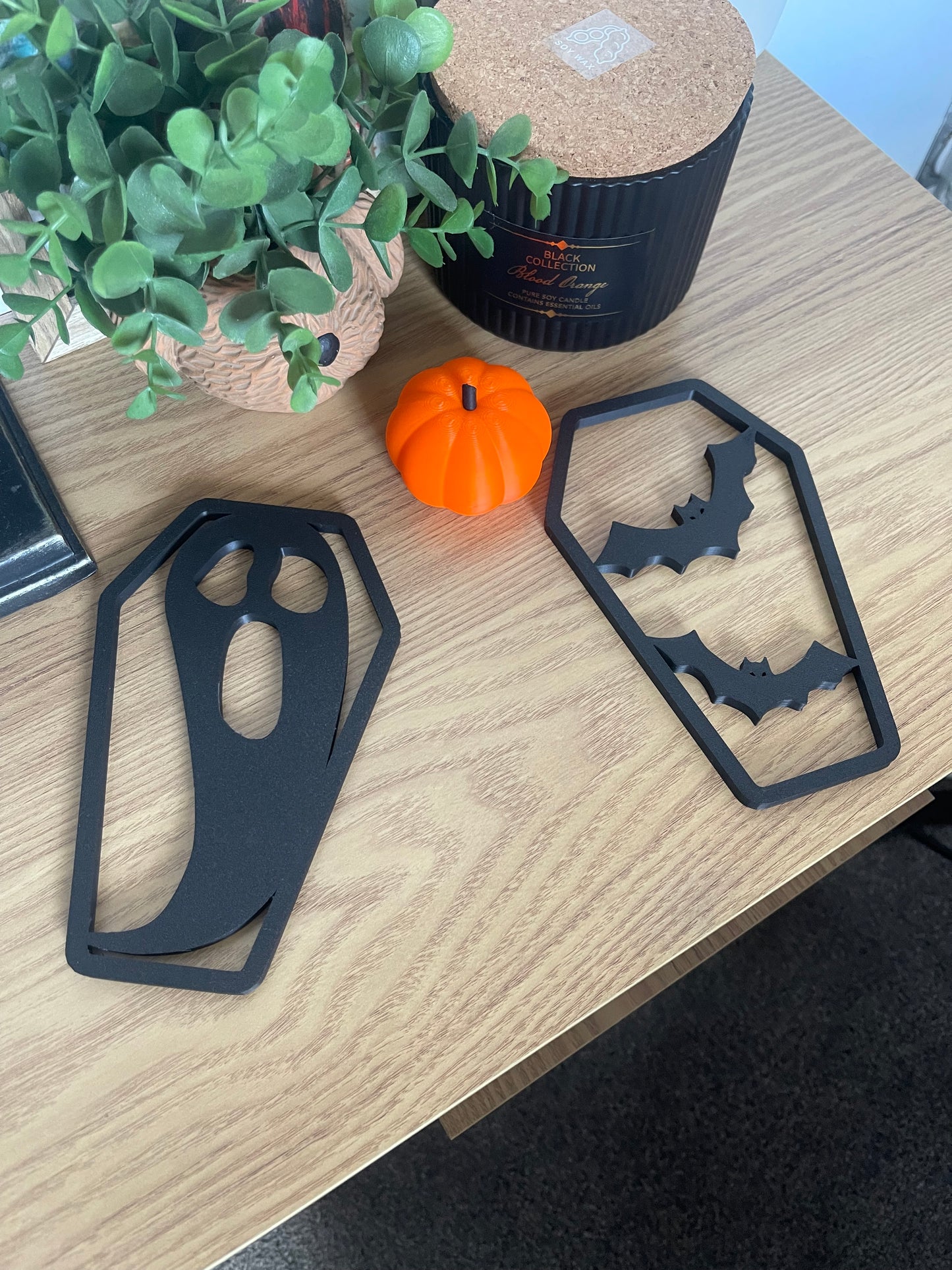 Halloween Coffin Wall Decor – Spooky Bat & Ghost Ornaments, Gothic Home Decorations, Creepy Gothic Decor, Kids Party Decor, Spooky Season