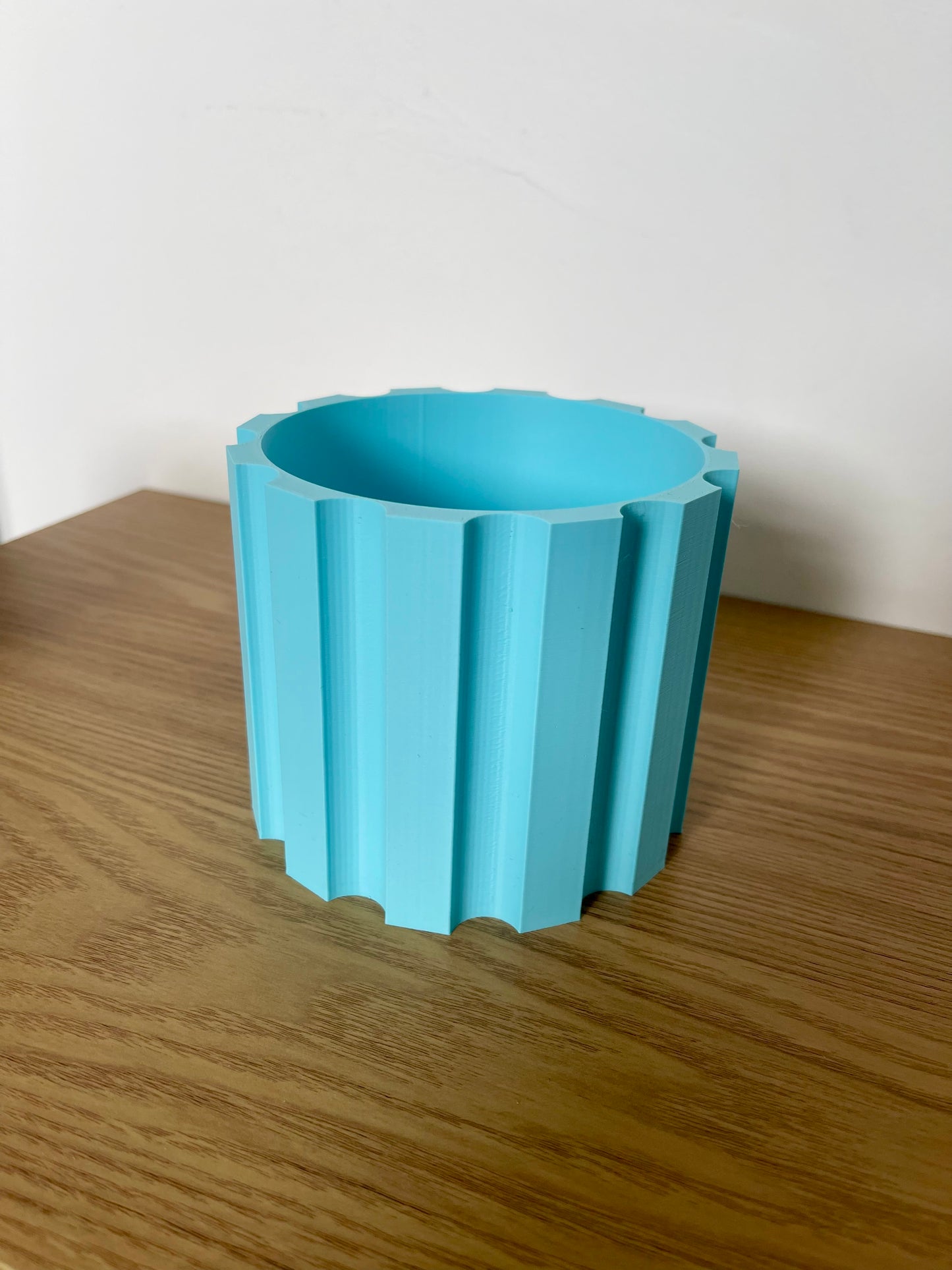 Modern 3D Printed Plant Pot with Interchangeable Sleeve, Custom Colour Indoor Planter, Modern Home Decor, Drip Tray Access, Succulent Pots