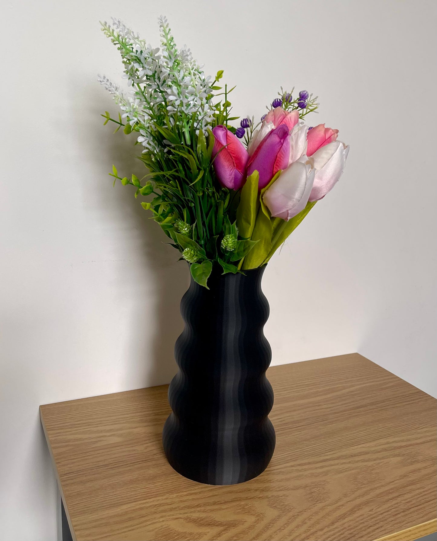 Modern 3DPrinted Vase – Minimalist Wavy Decorative Vase for Faux Flowers & Home Décor Accent, Rippled Vase Gift, Home Mantlepeice, Housewarm