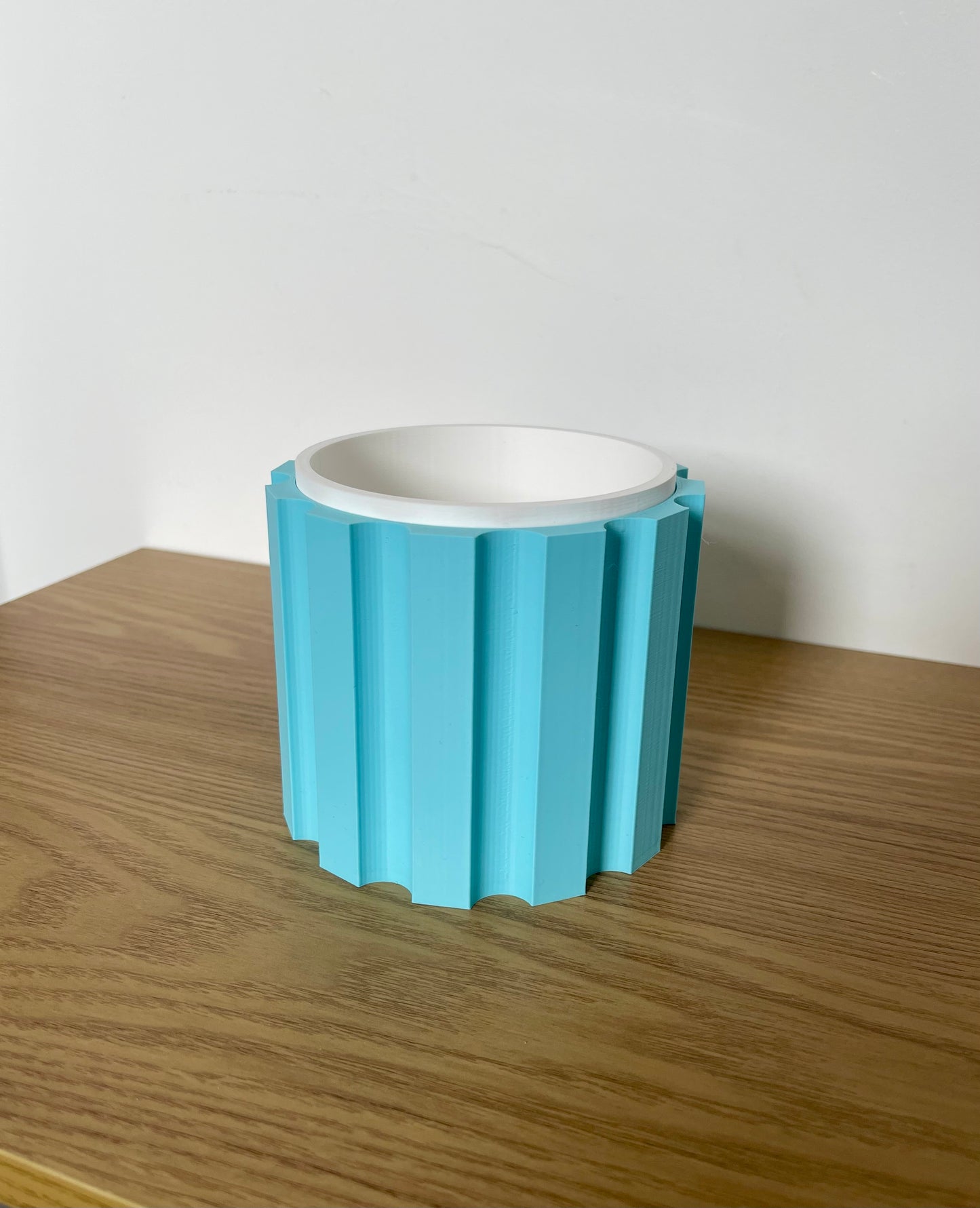 Modern 3D Printed Plant Pot with Interchangeable Sleeve, Custom Colour Indoor Planter, Modern Home Decor, Drip Tray Access, Succulent Pots