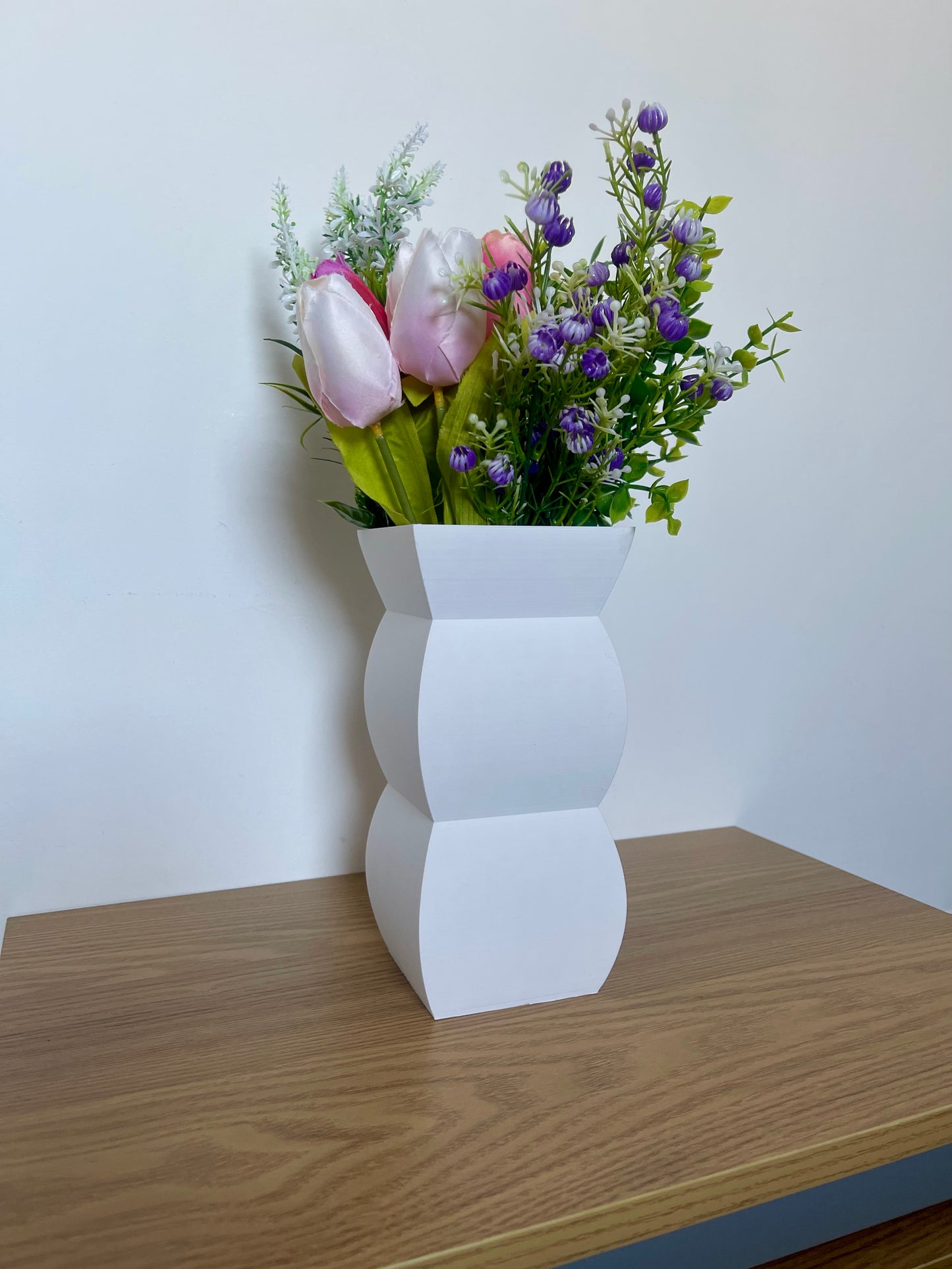 Stylish Modern 3D Printed Vase – Geometric Design Decorative Flower Holder, Minimal Home and Desk Decoration. Unique Housewarming Gifts