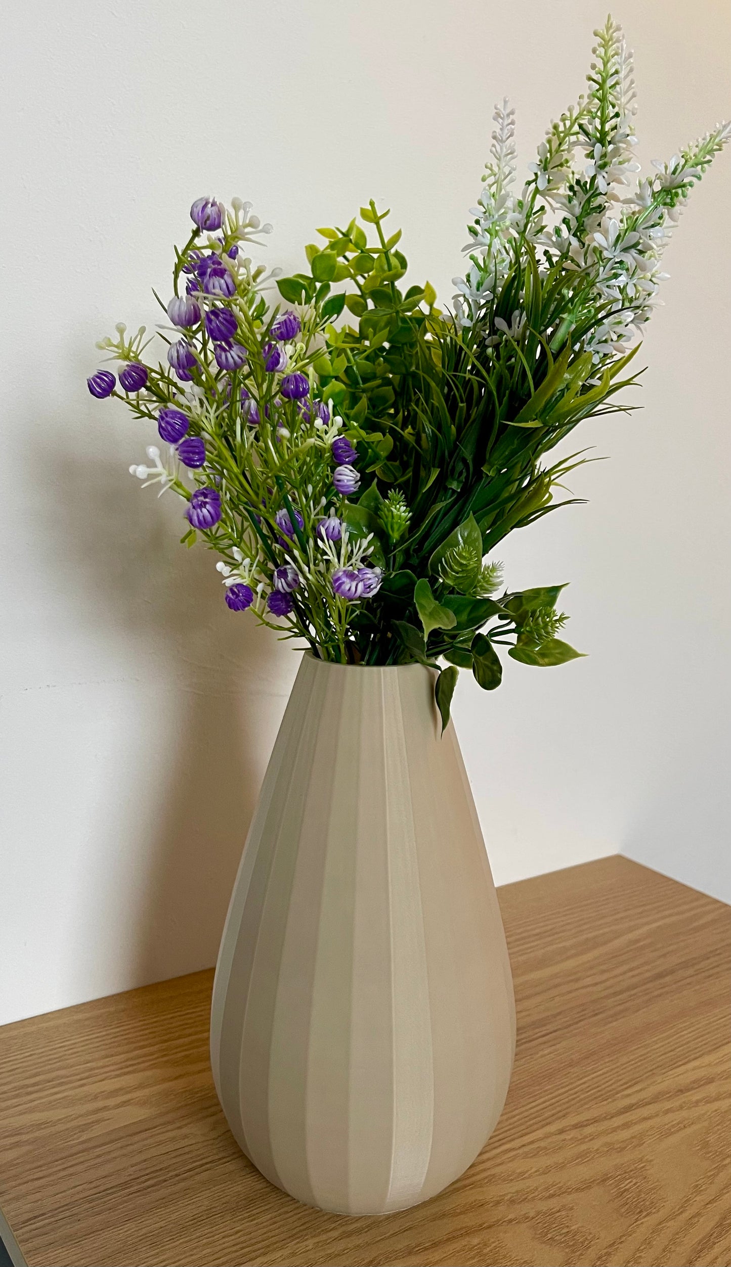 Unique 3D Printed Vase – Elegant Minimal Home Decoration – Tall Faux Flower Holder – Modern Style, Made to Order – Contemporary Design Peice