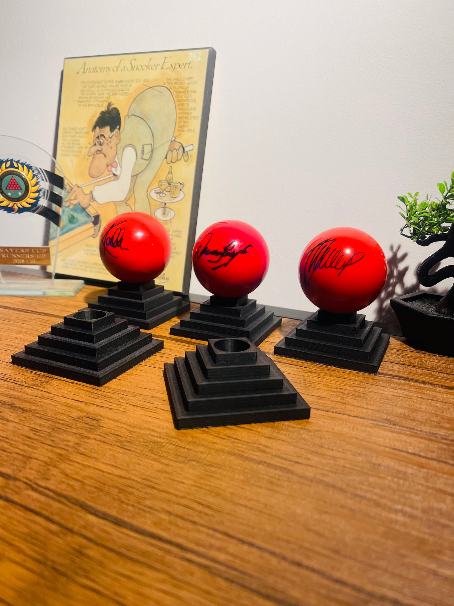Snooker Ball Stand - Pool Ball Display Holder for Man Cave Decor & Games Room Accessories