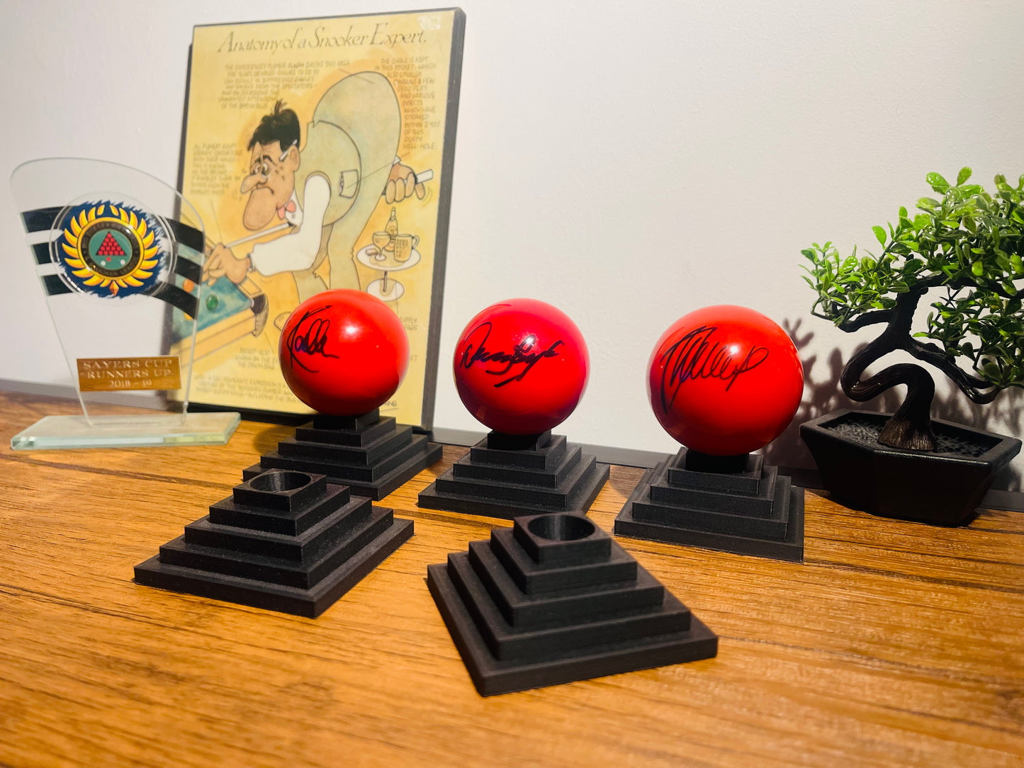 Snooker Ball Stand - Pool Ball Display Holder for Man Cave Decor & Games Room Accessories