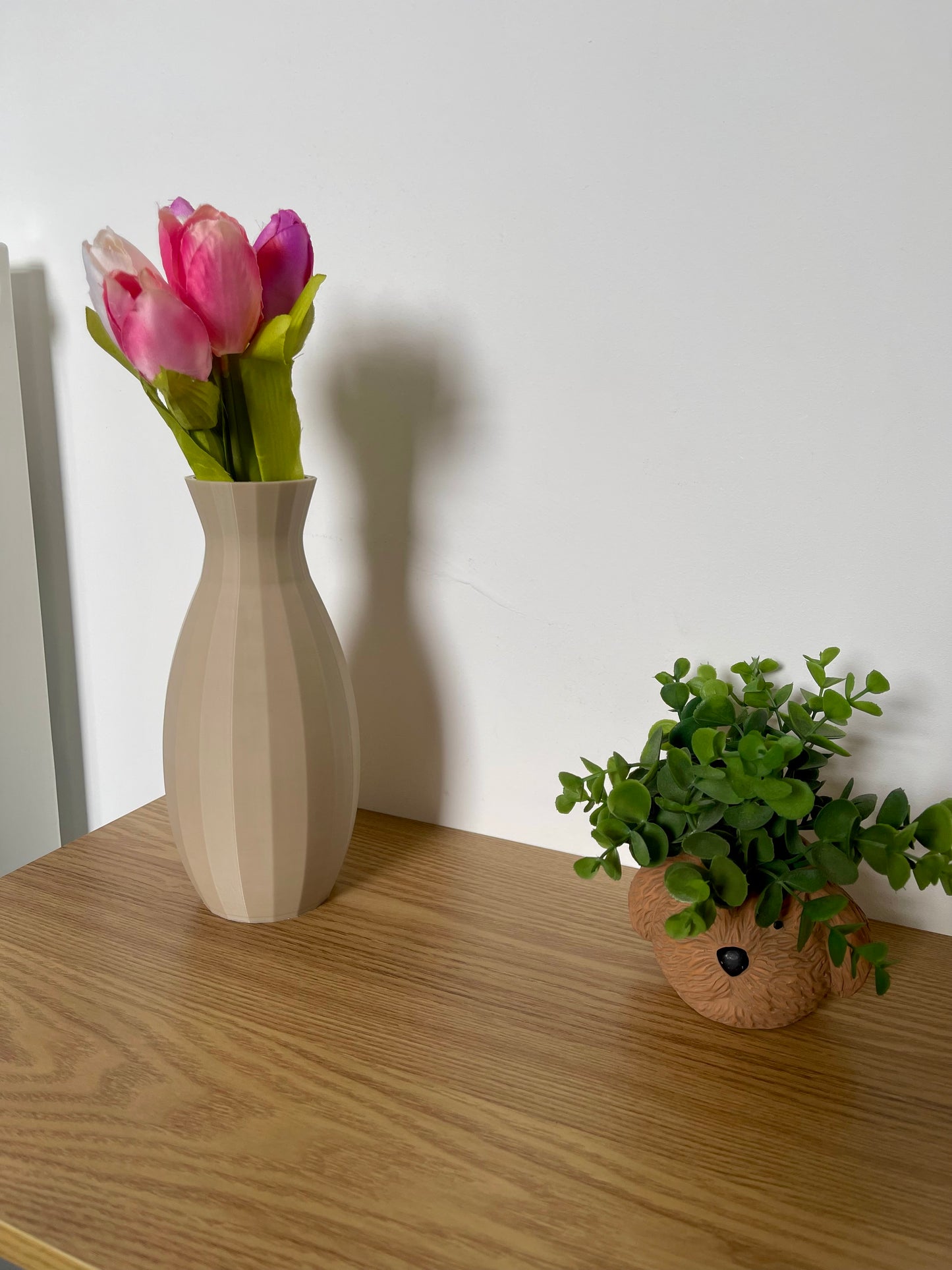 3D Printed Minimalist Vase – Ideal for Fresh Flowers or Faux Stems