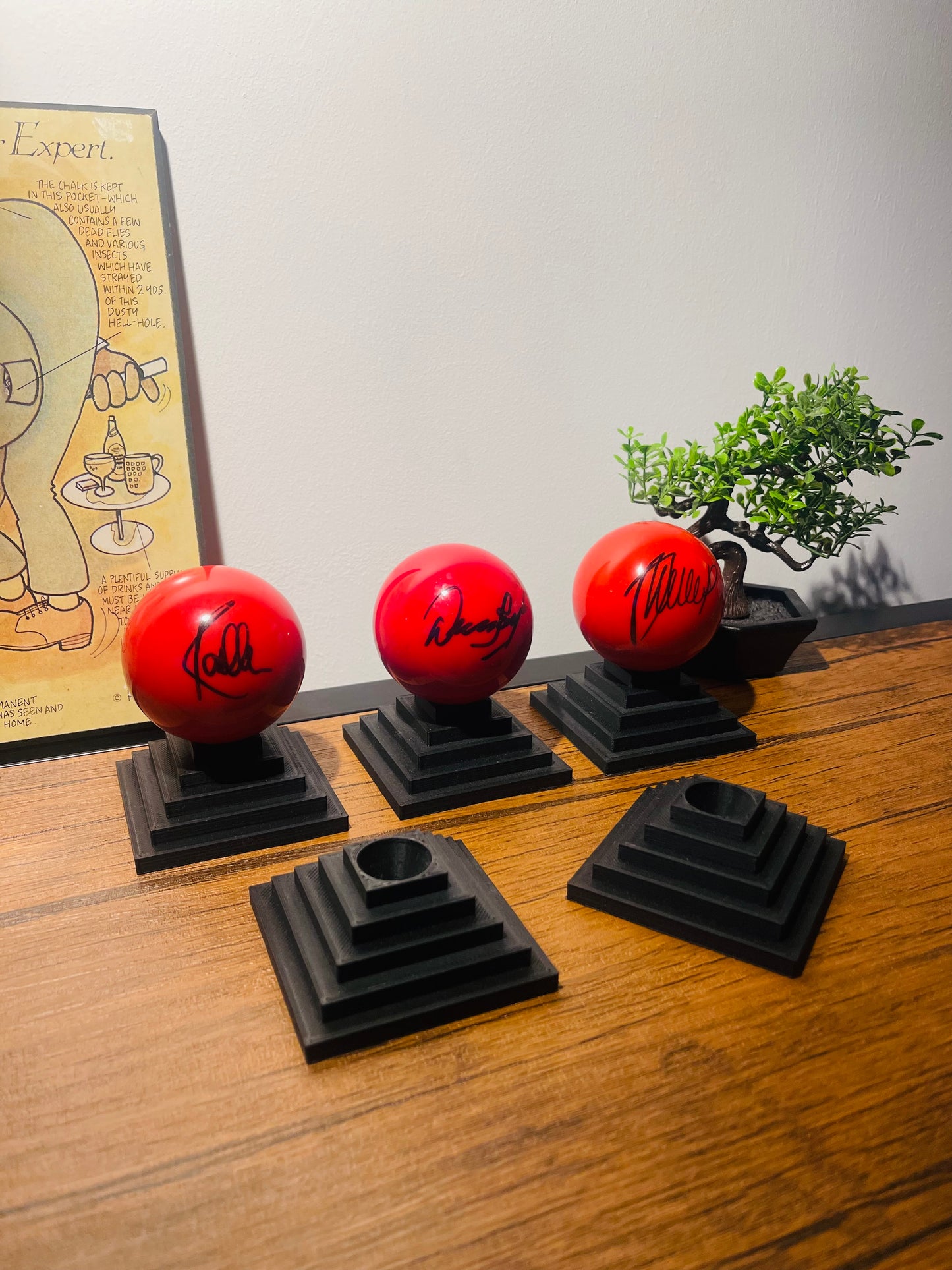 Snooker Ball Stand - Pool Ball Display Holder for Man Cave Decor & Games Room Accessories