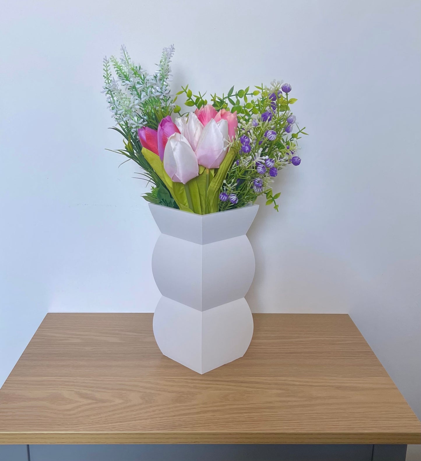 Stylish Modern 3D Printed Vase – Geometric Design Decorative Flower Holder, Minimal Home and Desk Decoration. Unique Housewarming Gifts
