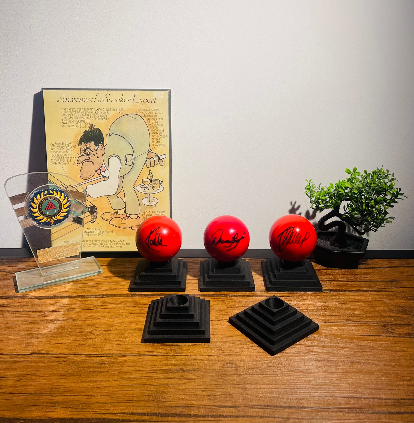 Snooker Ball Stand - Pool Ball Display Holder for Man Cave Decor & Games Room Accessories