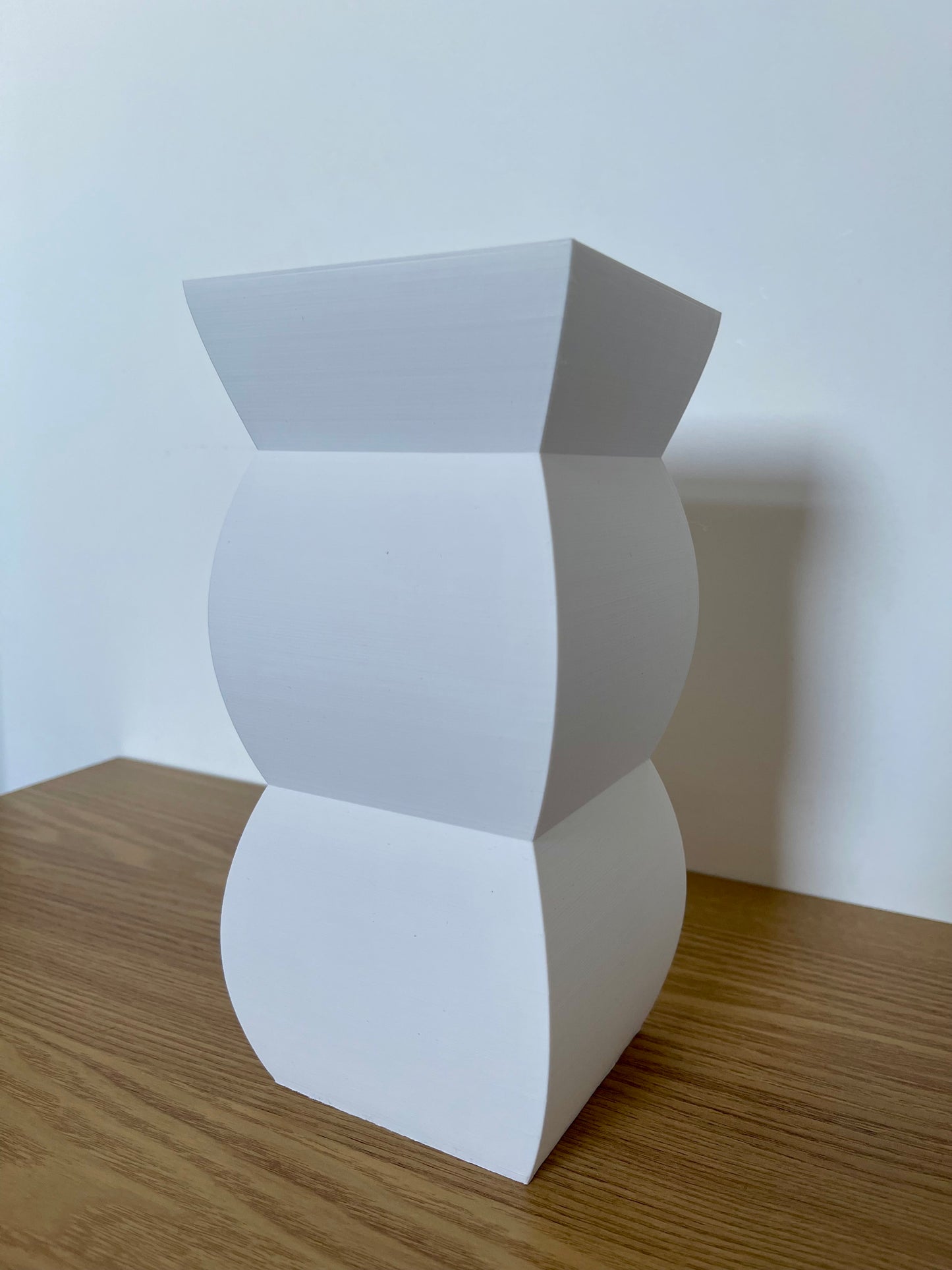 Stylish Modern 3D Printed Vase – Geometric Design Decorative Flower Holder, Minimal Home and Desk Decoration. Unique Housewarming Gifts
