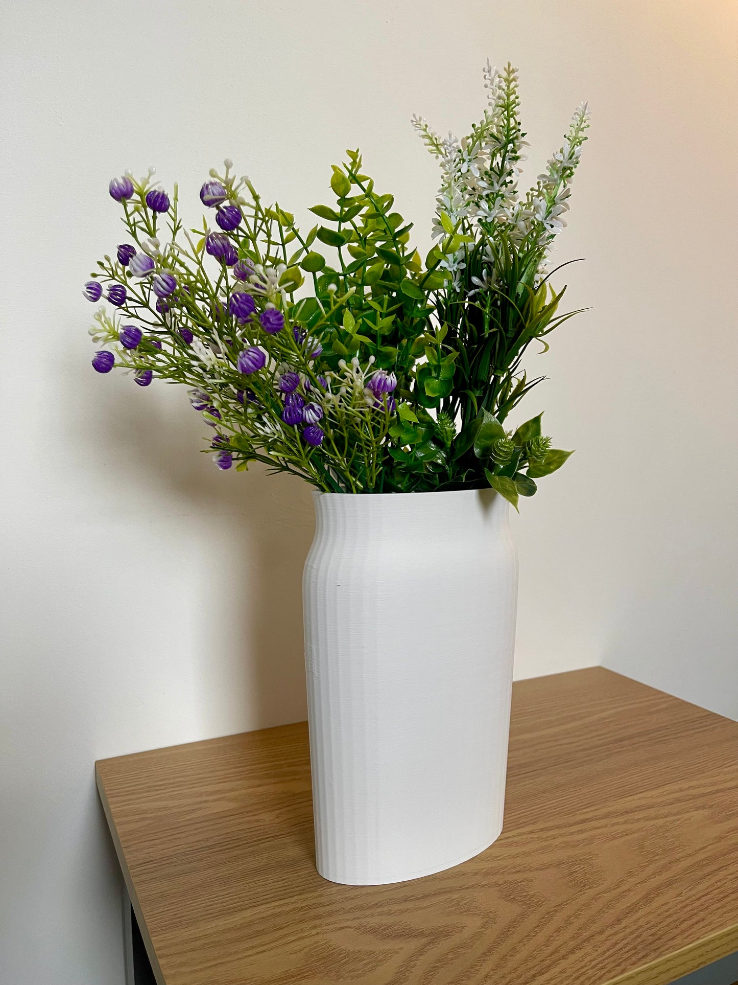 Contemporary 3D Printed Vase – Sleek Modern Design for Faux Flowers – Decorative Minimalist Home & Desk Ornament – Flared Lip Scandi Vase