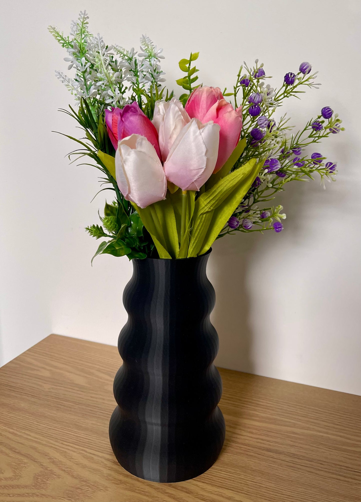 Modern 3DPrinted Vase – Minimalist Wavy Decorative Vase for Faux Flowers & Home Décor Accent, Rippled Vase Gift, Home Mantlepeice, Housewarm