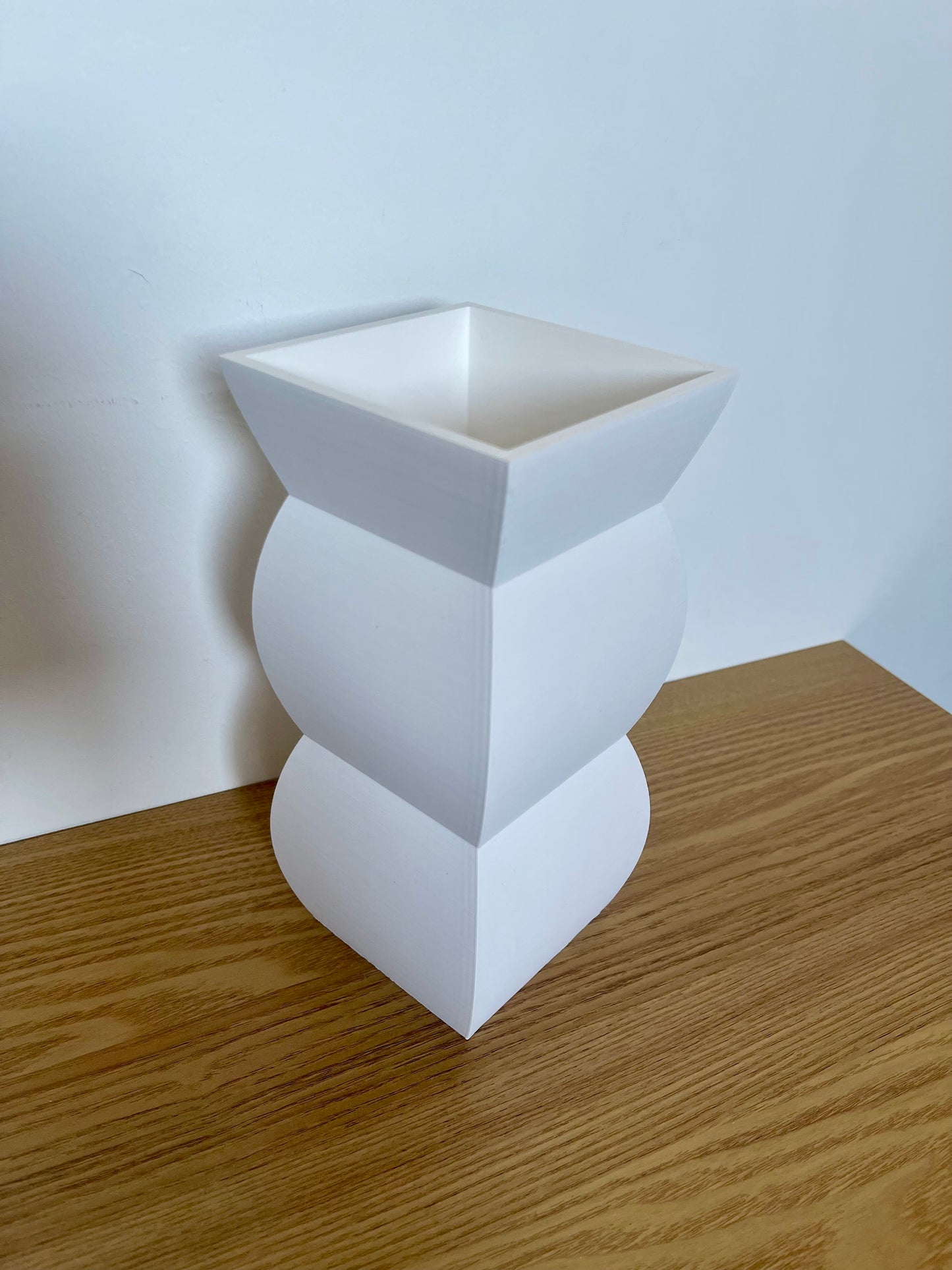 Stylish Modern 3D Printed Vase – Geometric Design Decorative Flower Holder, Minimal Home and Desk Decoration. Unique Housewarming Gifts