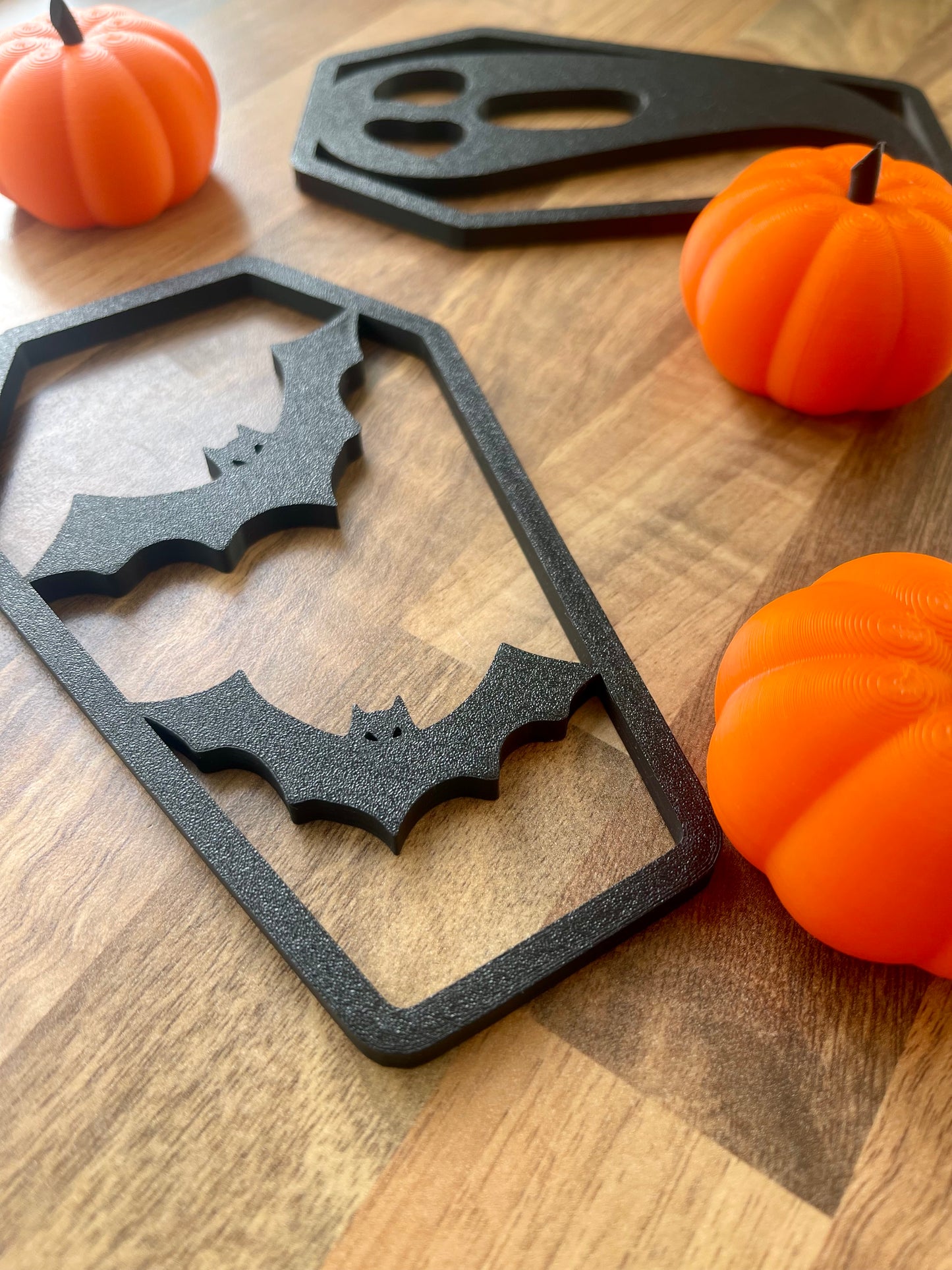 Halloween Coffin Wall Decor – Spooky Bat & Ghost Ornaments, Gothic Home Decorations, Creepy Gothic Decor, Kids Party Decor, Spooky Season