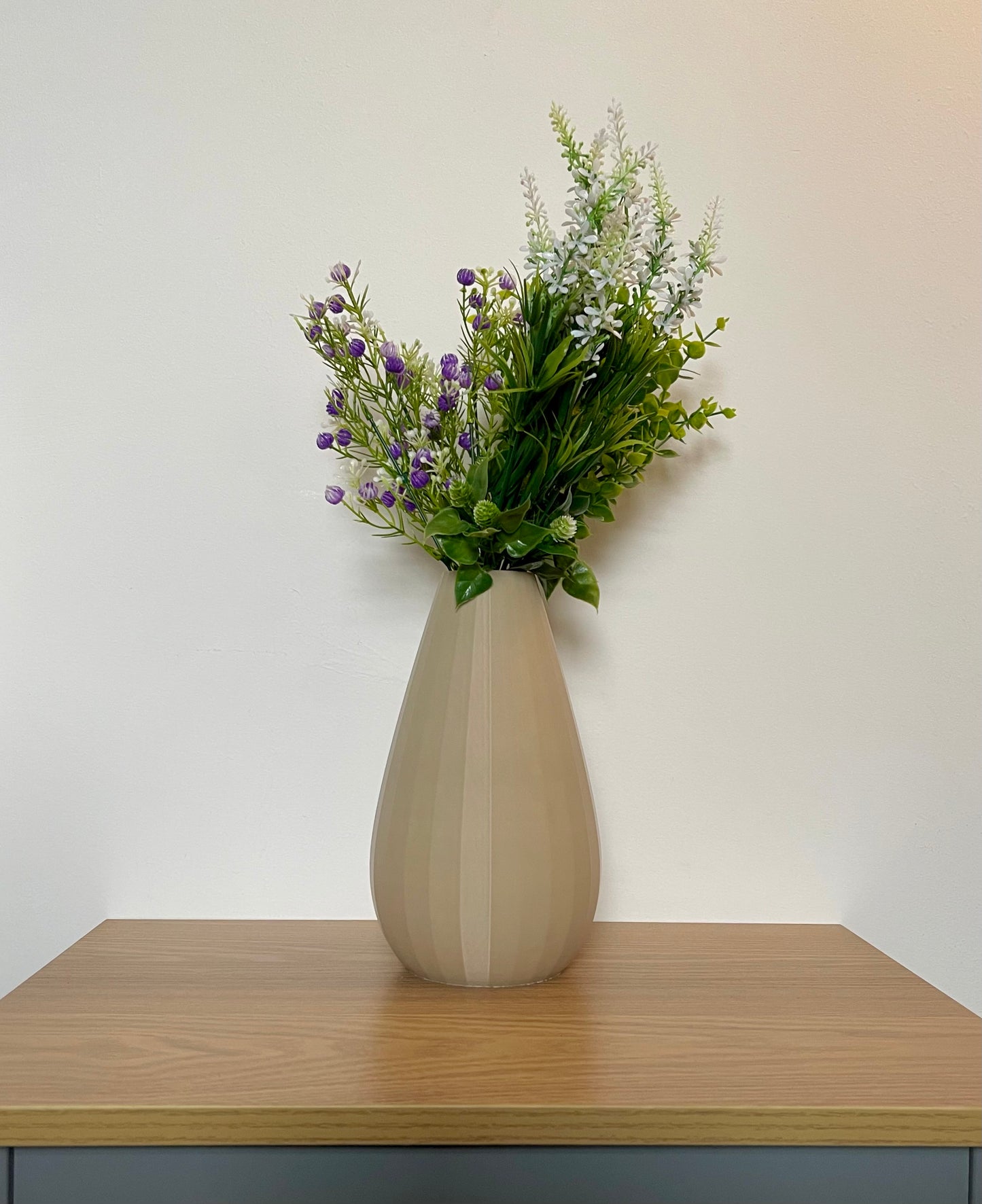 Unique 3D Printed Vase – Elegant Minimal Home Decoration – Tall Faux Flower Holder – Modern Style, Made to Order – Contemporary Design Peice